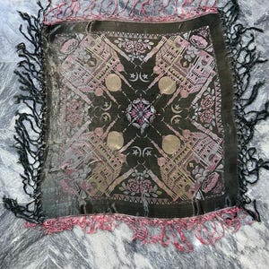Vinatge Brocade weave temple shawal silk Taj mehal  wearing shawal Decor  Item 85 x 80 Cm Sale Sam As Picture