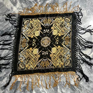 Vinatge Brocade weave temple shawal silk Taj mehal  wearing shawal 85 x 80ft Cm Decor Item