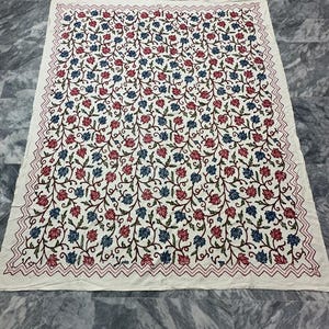 アンティーク クルーエル ワーク 刺繍 手織り ウール テキスタイル カーテン ベッドカバー ベッドスプレッド 掛け布団 壁掛け ウール素材 260 x 215 cm