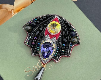 Broche chauve-souris / Bijoux gothiques faits main avec pierres précieuses et cristaux Swarovski / Broche faite main pour femme / Broche Halloween / Bijoux faits main