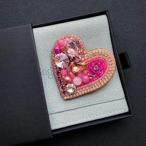 Handmade heart brooch pin / Valentine&#39;s day heart jewelry for women / pink heart lapel pin / valentine jewelry gift / pink jewelry