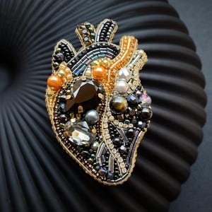 Black heart brooch pin / handmade anatomical heart jewelry / black gothic jewelry / punk jewelry / dark jewelry / heart lapel pin
