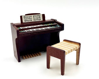 Lundby original wooden keyboard/organ with piano stool