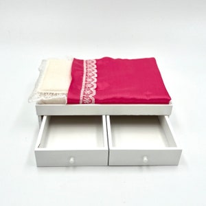 Lundby original white and pink bed with drawers from 1980’s- Dollhouse item