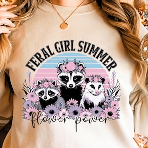 Retro Blumen wilde Mädchen Sommer Flower Power SVG Png, trendige Blumen Sommer Sommer svg, lustiges Waschbär-Strand-Shirt svg Png, Cowgirl-Shirt Design, Eps