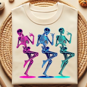 Esqueleto de baile de neón Png, esqueleto de neón de Halloween bailando Png, temporada espeluznante de neón Png, vibraciones espeluznantes Png, diseño de camiseta de Halloween iluminada, DTF