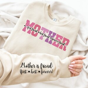 Mutter ist die erste Beste für immer, Freund-Svg Png, Retro Mama-Shirt-Design, Mama positive Zitate, Mutter Tage Geschenk svg, Mama Ärmeltasche, Mama Liebe