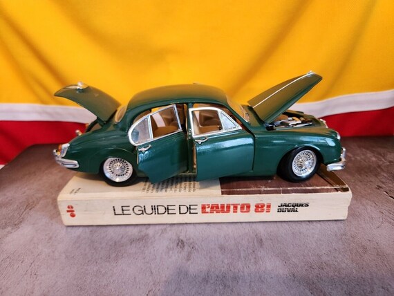 1959 Maisto Jaguar Mark 2 Diecast 1:18 Scale in British Racing