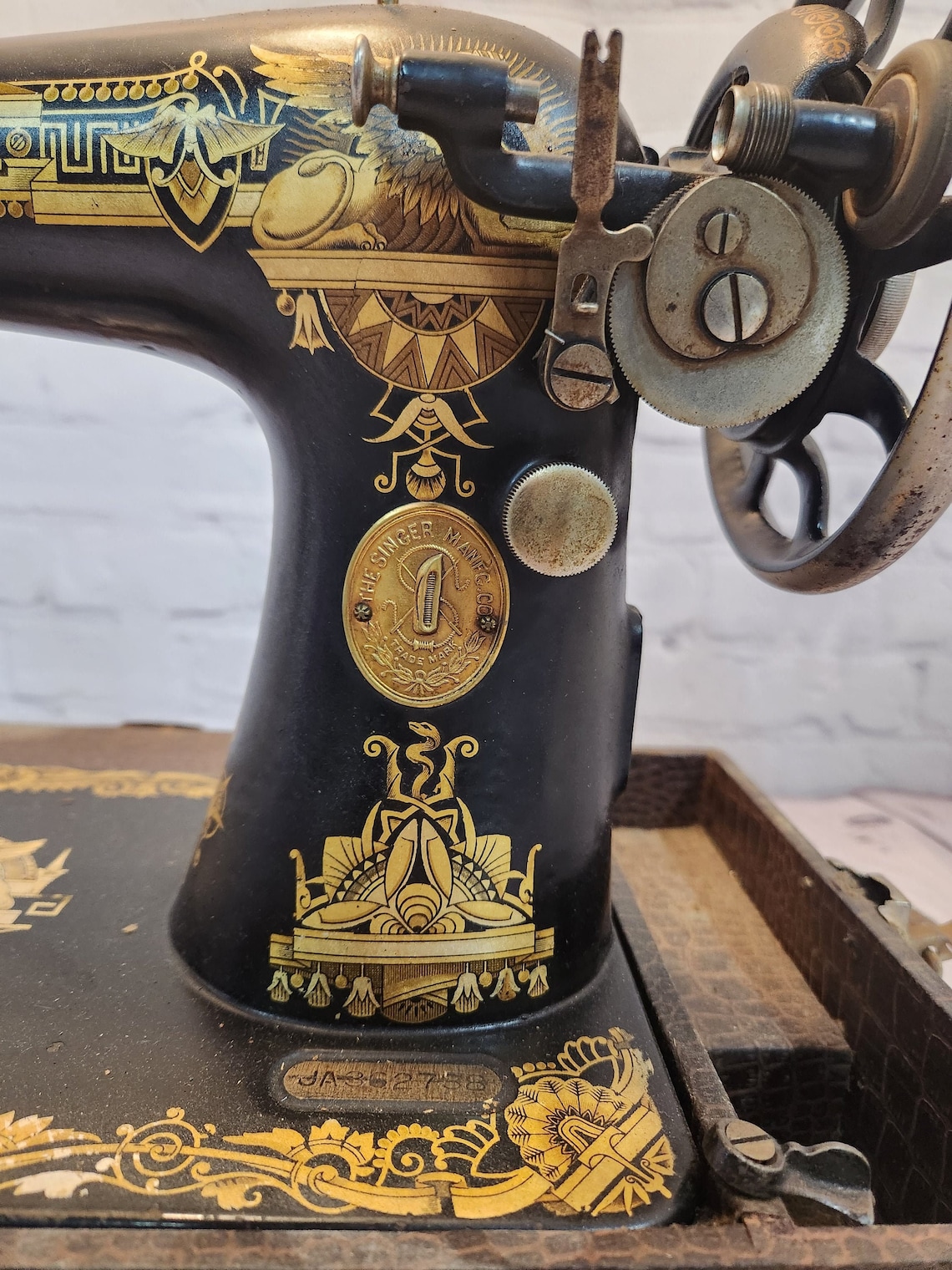 Antique Singer Sewing Machine, 1904, Model 28, Sphinx Design Stunning