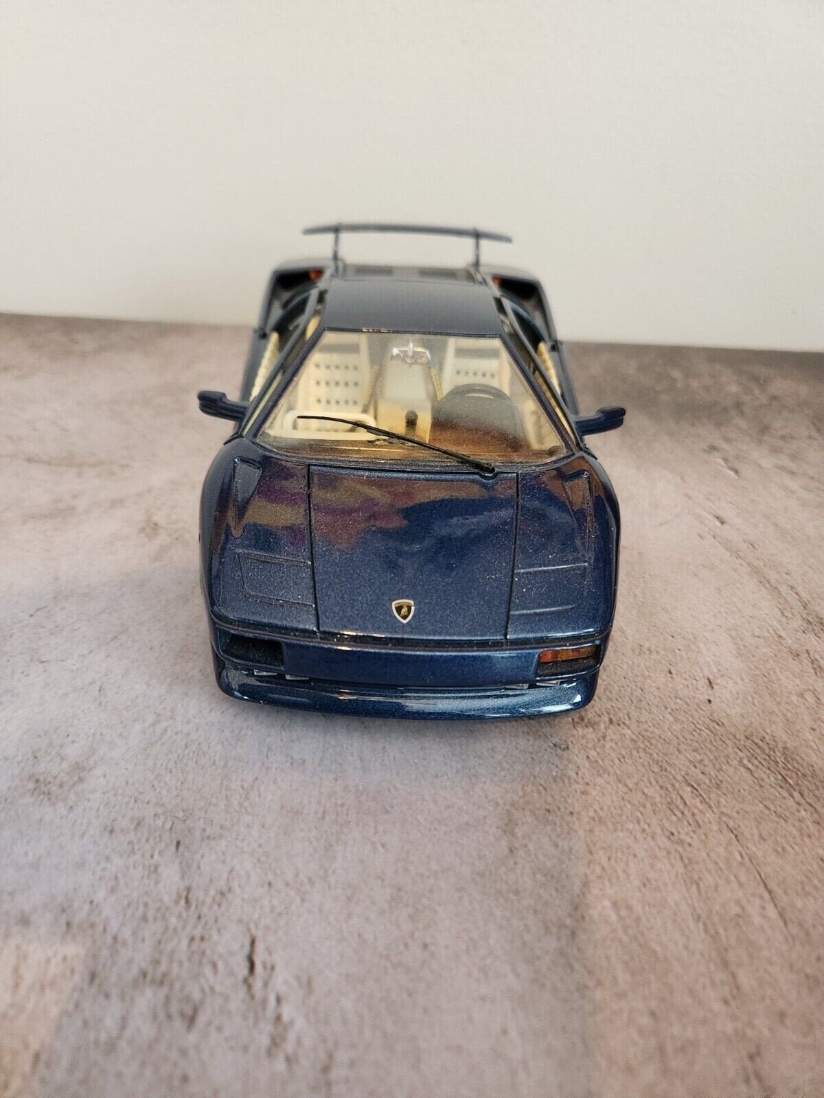 Blue 1990 Burago Lamborghini Countach 1:18 Die Cast Made in