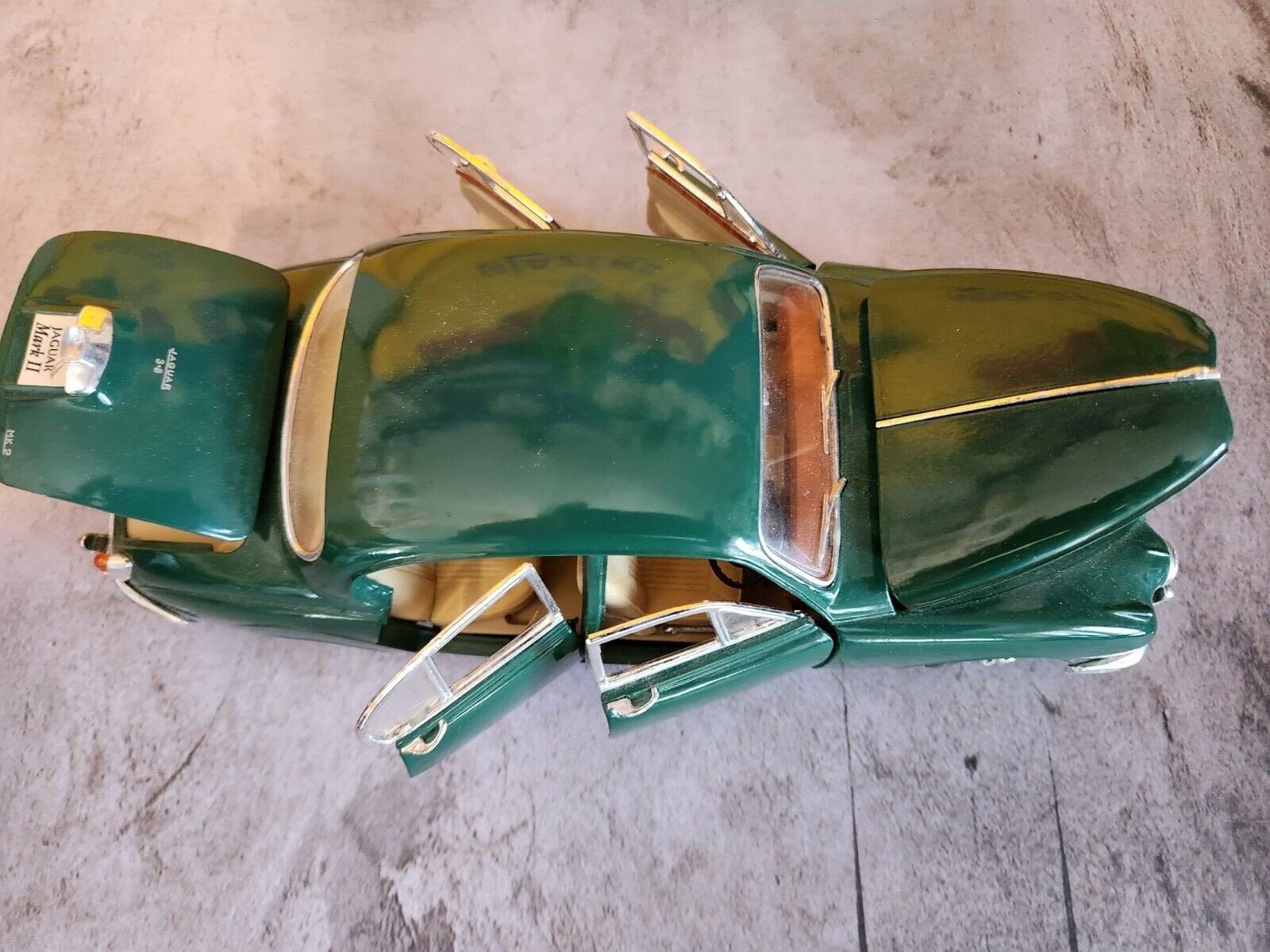 1959 Maisto Jaguar Mark 2 Diecast 1:18 Scale in British Racing