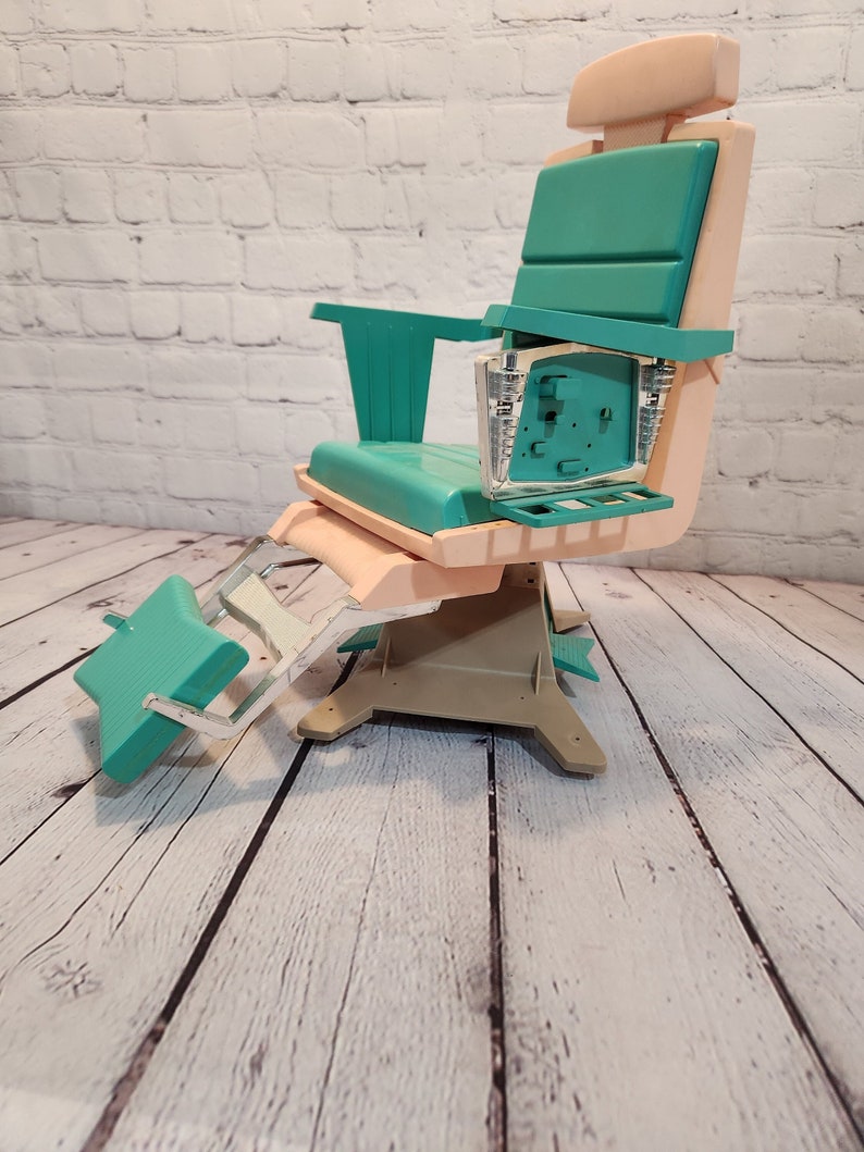 Deluxe Miss Beauty Parlor Chair for Large Doll Hair Salon 1960s Vintage