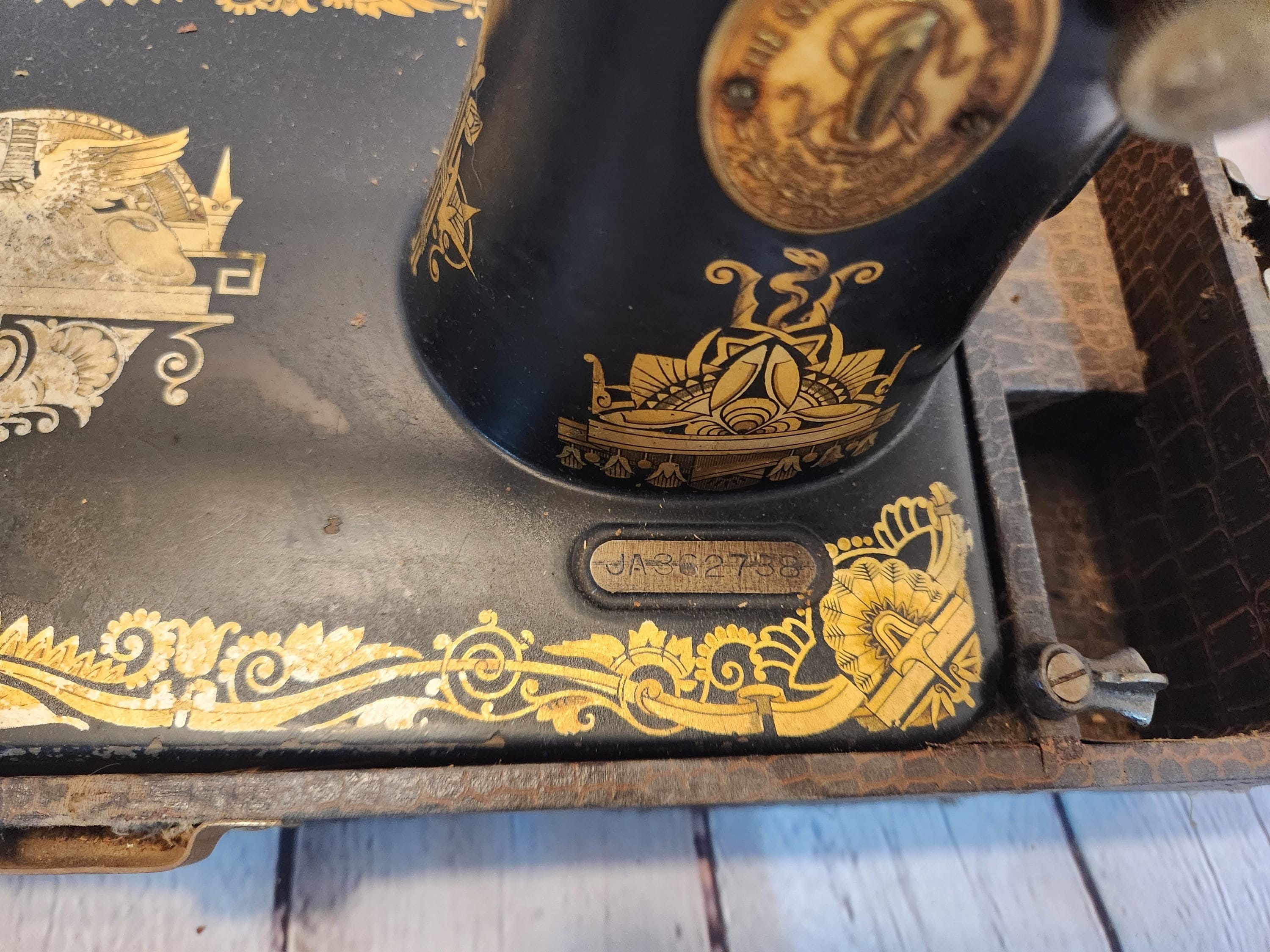 1920年代製アンティーク シンガーミシン、モデル128 ロータス エジプト