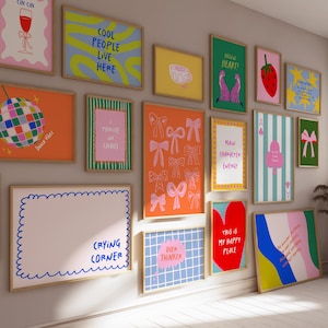 Maximalist Galeriewand-Set mit 17 Drucken, Dopamin-trendige Plakate, funky Retro-Wandkunst, Wohnheimdekor, Wohnungsästhetik