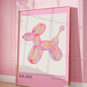 Puede incluir: Un animal de globo rosa y blanco con forma de perro, con la palabra "BALANCE" en texto negro en la parte inferior de la imagen. La imagen est&aacute; enmarcada en un marco dorado y tiene el texto "Gallery Exhibition 1874" en la esquina inferior derecha.
