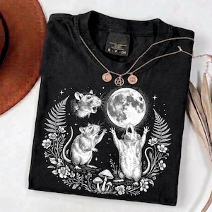 Vintage Moon Rat Graphic T Shirt Funny Rat Howling at Moon Tee Gothic Animal Shirt Cottagecore Unisex Gift