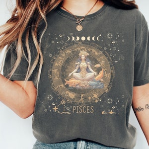 Vintage PISCES Zodiac Shirt - Spiritual Water Element Aesthetic Tee - Mystical PISCES Birthday Gift - Ethereal Astrology Art Clothing-pisces