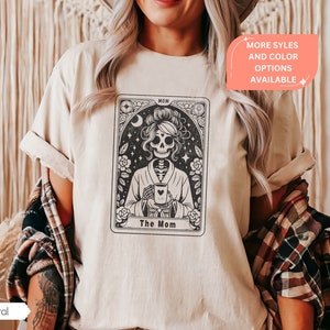 The Mom Tarot Card Shirt, cadeau voor moeder, skelet moeder T-shirt, Witchy Vibes Celestial Mum T-shirt, Moederdagcadeau voor moeder of stiefmoeder
