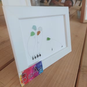 Framed Sea Glass Family Art | Landscape Coastal Housewarming Pebble Wall Decor Gift imagem 3