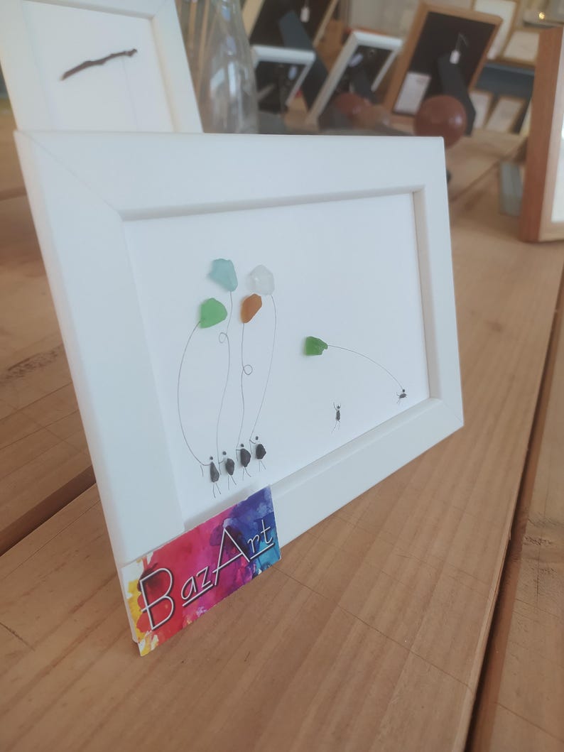 Framed Sea Glass Family Art | Landscape Coastal Housewarming Pebble Wall Decor Gift imagem 3