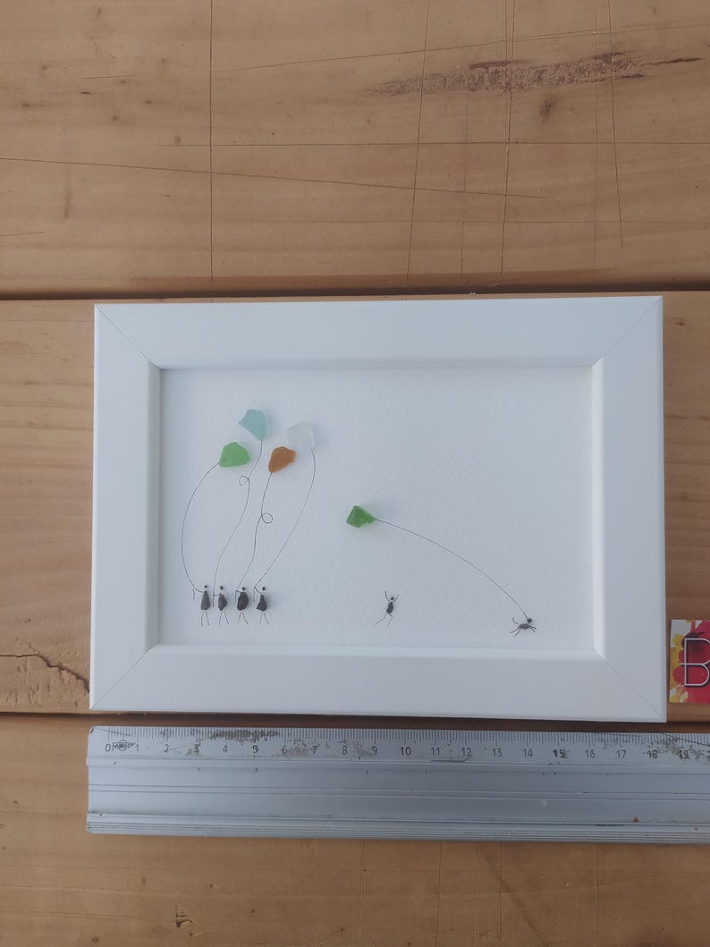 Framed Sea Glass Family Art | Landscape Coastal Housewarming Pebble Wall Decor Gift imagem 6