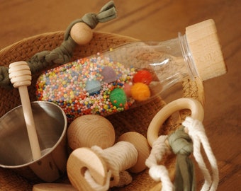 Montessori Treasure Basket. Stimulation for babies. Sensory basket.