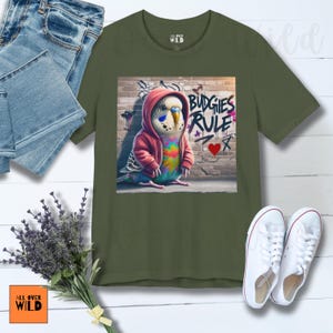 Papagei Shirt, lustiges Sittich T-Shirt, Wellensittich Geschenk, Vogel Mama Shirt, Haustier Vogel Liebhaber Geschenk, Graffiti Vogel Shirt, Vogel Nerd Tee Military Green