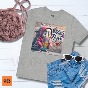 Papagei Shirt, lustiges Sittich T-Shirt, Wellensittich Geschenk, Vogel Mama Shirt, Haustier Vogel Liebhaber Geschenk, Graffiti Vogel Shirt, Vogel Nerd Tee Bild 7