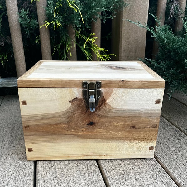 Wooden Essential Oil Storage Box with Holes - Maple wood