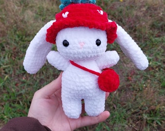 Peluche crochet lapin au fraise , amigurumi plushie