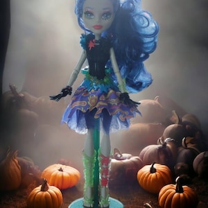 Monster High Dolls Rebecca Steam and Ghoulia Yelps