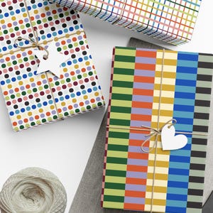 Buntes Tupfenmuster Geschenkpapier | Mehrfarbige Punkte, kariert oder Blöcke