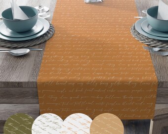 Camino de mesa otoñal: acogedoras palabras otoñales, diseño minimalista moderno en verde, naranja y blanco.