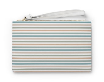 Strandachtige pastelgestreepte clutch portemonnee | Handtasje | Kleine clutch portemonnee | Pastelblauw en zandkleurige strepen | Clutch portemonnee met polsband