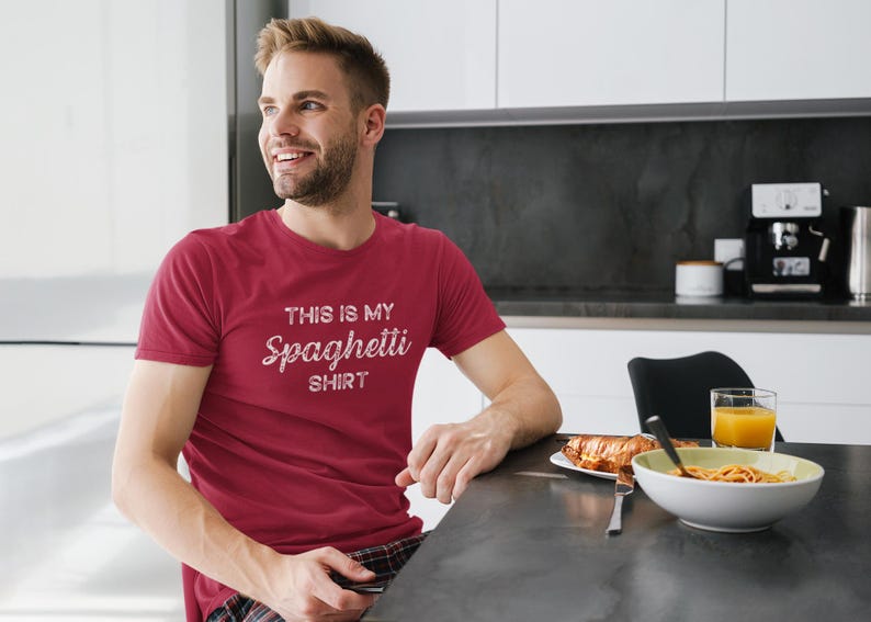 Spaghetti Tshirt, "This is my spaghetti shirt" Funny shirt for the messy eater, Unisex Jersey Short Sleeve Tee afbeelding 9