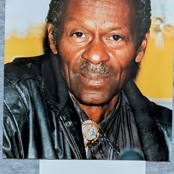 Chuck Berry Handwritten Autograph Colour Photo Original Vintage Authentic Music Rock Memorabilia Collectibles