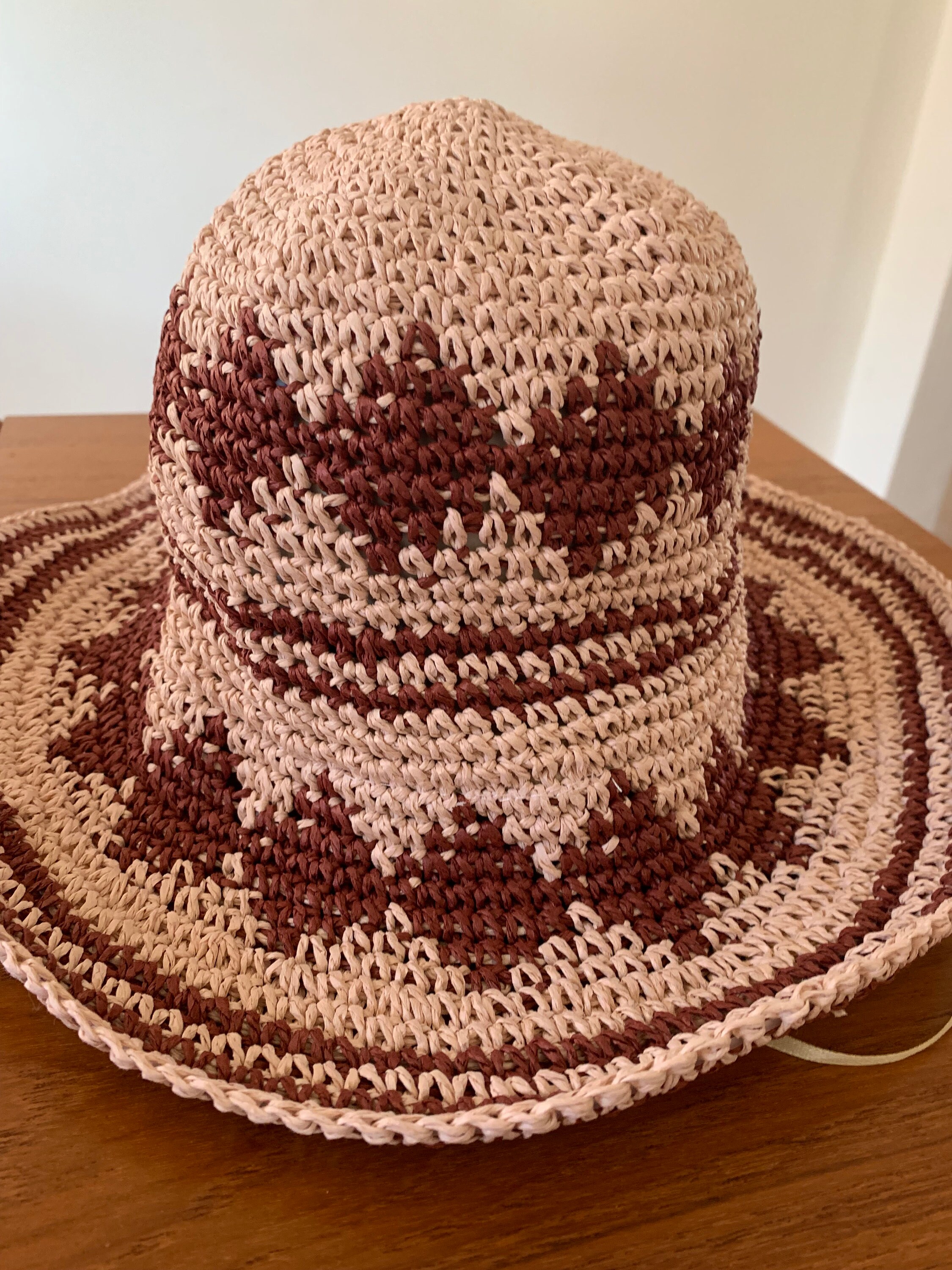 Anthropologie Printed CROCHET Bucklet Hat, One Size, Pink 