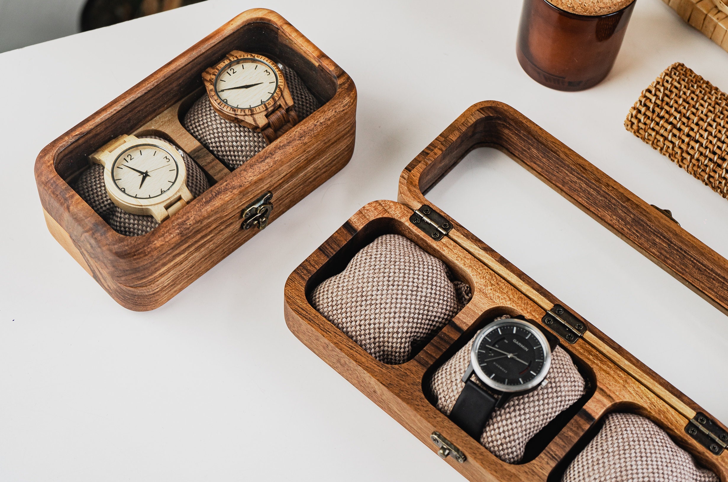 Sunix Caja de Relojes Hombre Madera, Soporte para Almacenamiento de  Exhibición de Relojes, Estuche Organizador de Relojes, Doble Capa, Tapa De  Vidrio : : Moda