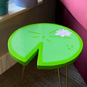 Näckrosblad sidobord