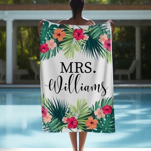 Personalized Bride Towel, Bride Beach Towel, Custom Bachelorette Towel, Engagement Gift, Future Mrs Towel, Custom Name Towel, Honeymoon Gift