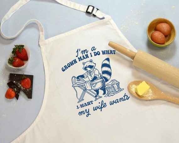 Sarcastic Raccoon Kitchen Apron: Funny House Husband & Father Gift