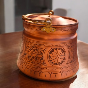 Handmade Copper Bakrac Pot: Vintage Style Decorative Metalwork