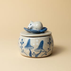 Gänseblümchen Trinket Box Magic Mushroom | Keramik Schmuckkästchen mit Deckel | Schlafendes Fuchsjunges auf Top | Handgefertigte Aufbewahrungsbox mit Deckel für Kleinigkeiten