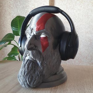 Kratos God of War Headphone Stand - Gamer Desk Art & Headset Holder for Gaming Setup Decor