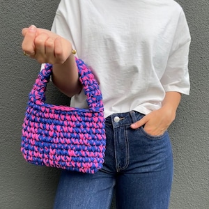Handgemachte häkeln Tasche | Tasche für den Sommer T-Shirt Garn | Tote Multicolor Tasche | Kleine Chunky Bag | Geschenk für sie | Sommerliches Outfit |