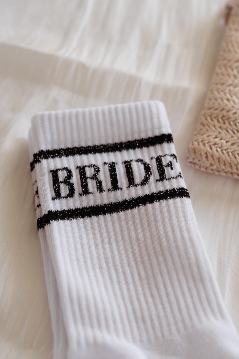 Socken „Bride“, Braut-Socken, Statement Socken Bride, Braut, Tennissocken weiß, Geschenk Braut, JGA,Junggesellinnenabschied, Geschenk Braut bild 2