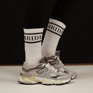 Socken „Bride“, Braut-Socken, Statement Socken Bride, Braut, Tennissocken weiß, Geschenk Braut, JGA,Junggesellinnenabschied, Geschenk Braut bild 1