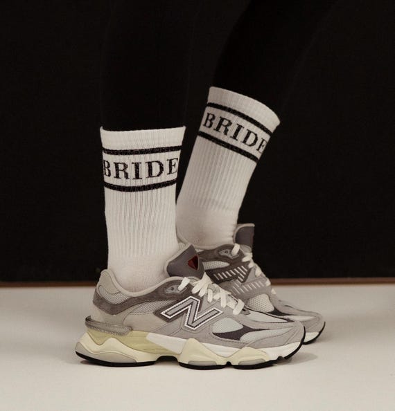 Socken „Bride“, Braut-Socken, Statement Socken Bride, Braut, Tennissocken weiß, Geschenk Braut, JGA,Junggesellinnenabschied, Geschenk Braut