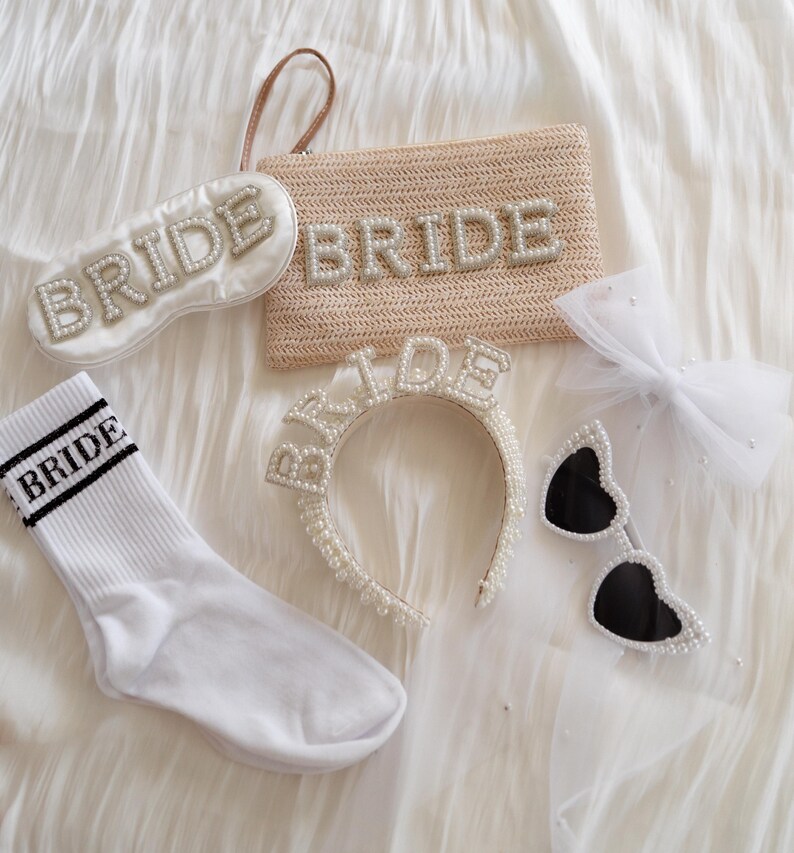 Socken „Bride“, Braut-Socken, Statement Socken Bride, Braut, Tennissocken weiß, Geschenk Braut, JGA,Junggesellinnenabschied, Geschenk Braut bild 4