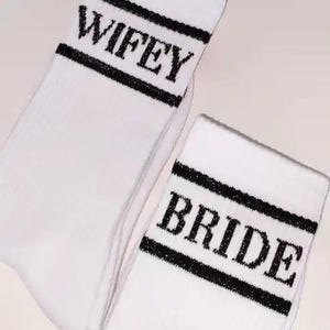 Socken „Bride“, Braut-Socken, Statement Socken Bride, Braut, Tennissocken weiß, Geschenk Braut, JGA,Junggesellinnenabschied, Geschenk Braut bild 7